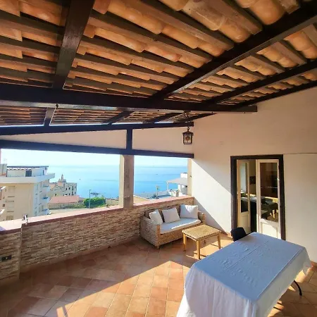 Kira Lejlighed Tropea